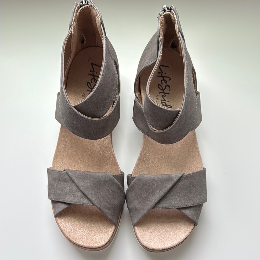 Life Stride Gray Sandals with Crossed Straps - Size 7